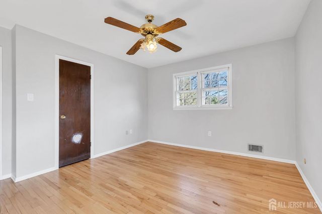 8 Queens Place, Old Bridge, NJ 08857