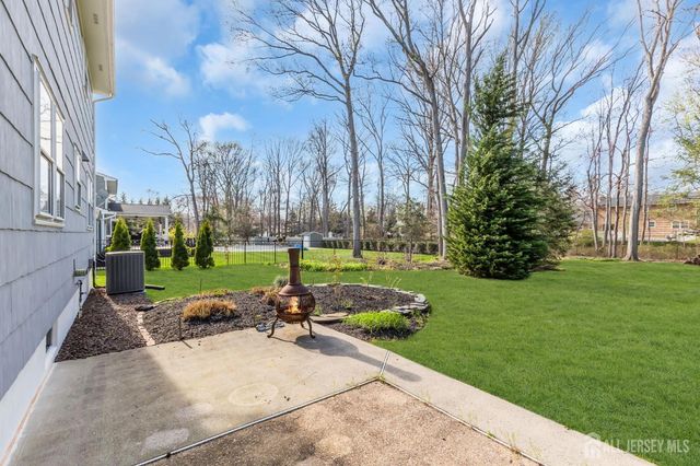 8 Queens Place, Old Bridge, NJ 08857