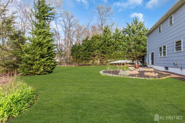 8 Queens Place, Old Bridge, NJ 08857