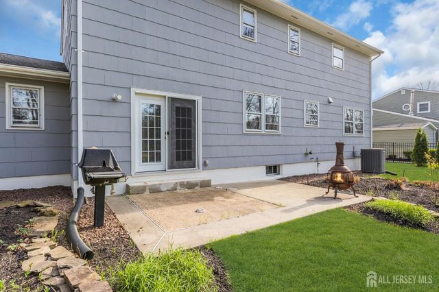 8 Queens Place, Old Bridge, NJ 08857