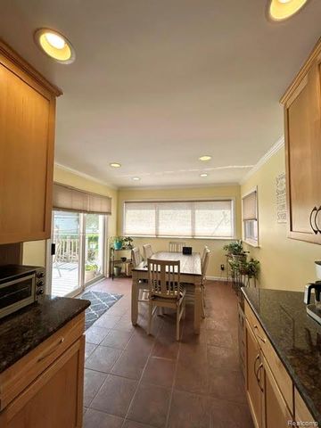 29701 Sherry Avenue, Madison Heights, MI 48071