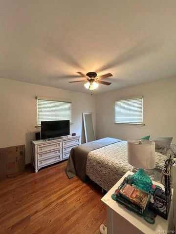 29701 Sherry Avenue, Madison Heights, MI 48071