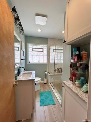 29701 Sherry Avenue, Madison Heights, MI 48071