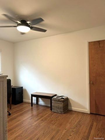 29701 Sherry Avenue, Madison Heights, MI 48071