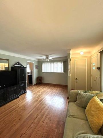 29701 Sherry Avenue, Madison Heights, MI 48071