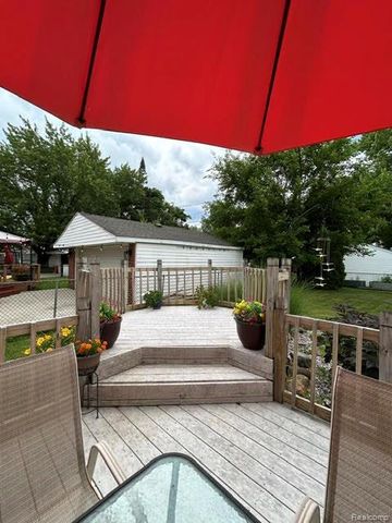 29701 Sherry Avenue, Madison Heights, MI 48071