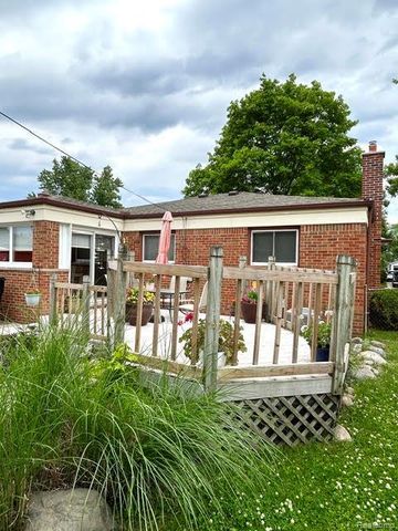 29701 Sherry Avenue, Madison Heights, MI 48071