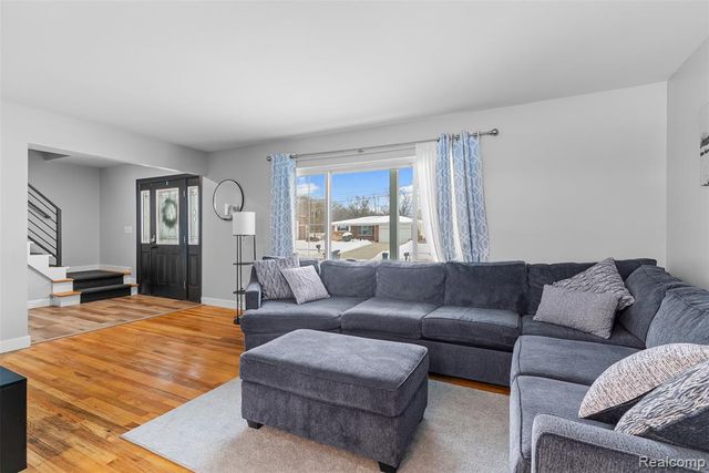 1111 Trotwood Lane, Flint, MI 48507