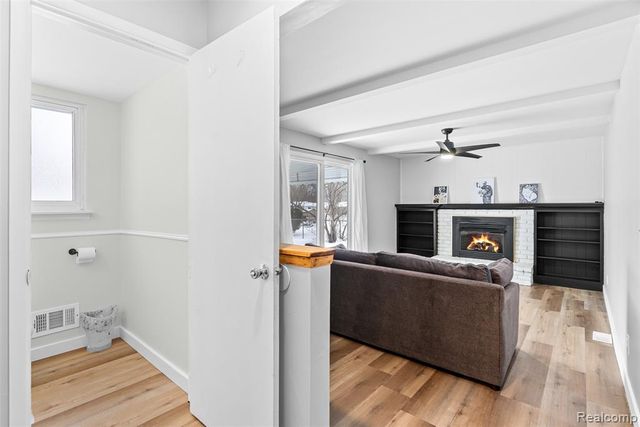 1111 Trotwood Lane, Flint, MI 48507