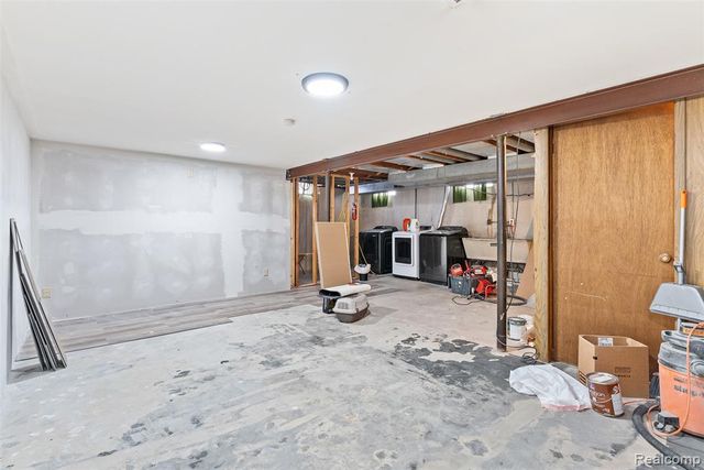 1111 Trotwood Lane, Flint, MI 48507