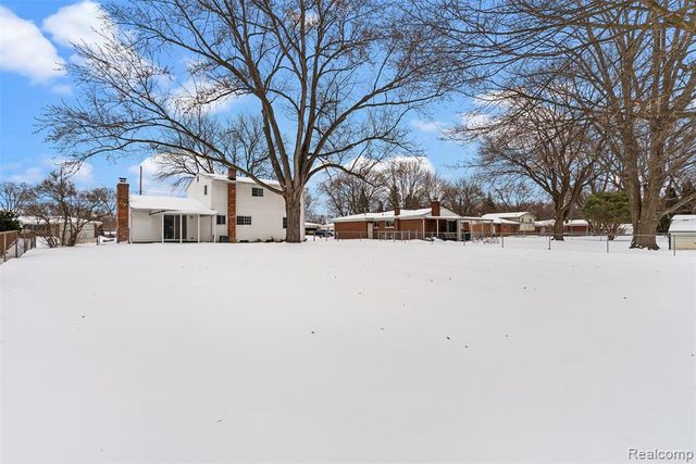 1111 Trotwood Lane, Flint, MI 48507