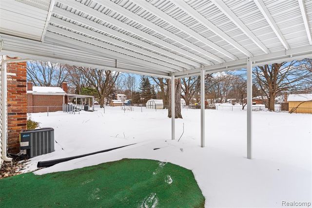 1111 Trotwood Lane, Flint, MI 48507