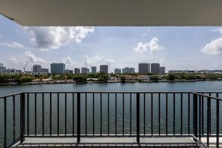 10101 E Bay Harbor Dr 504, Bay Harbor Islands, FL 33154