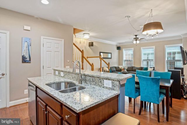 42816 LAUDER TER, Ashburn, VA 20147