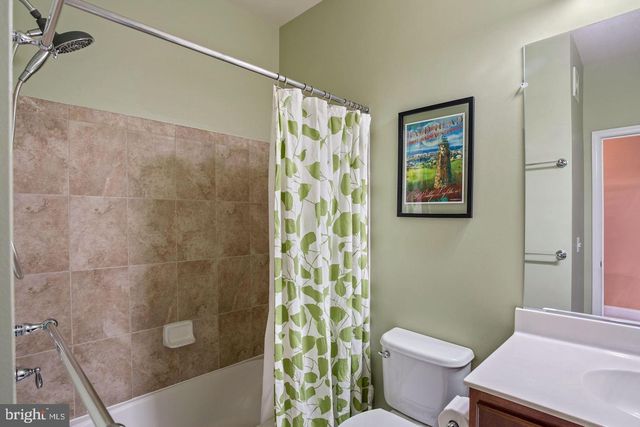 42816 LAUDER TER, Ashburn, VA 20147