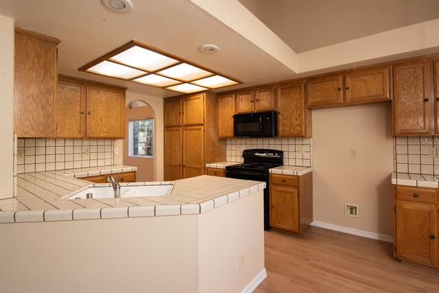 1554 E D St, Oakdale, CA 95361