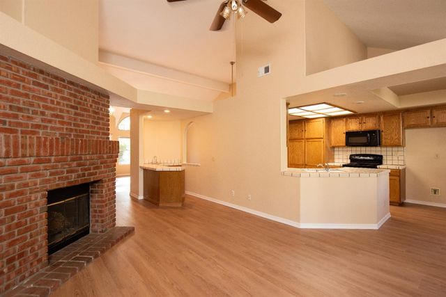 1554 E D St, Oakdale, CA 95361