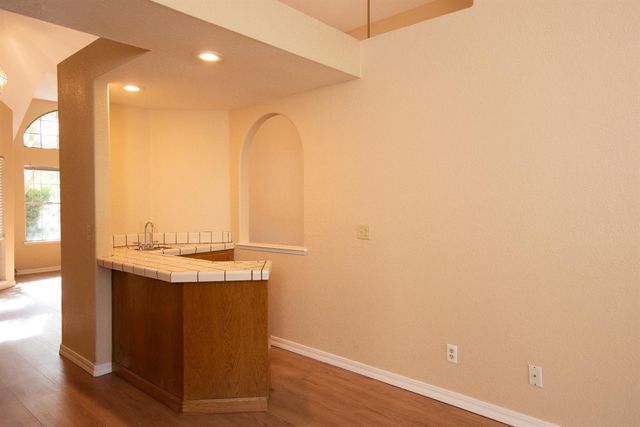 1554 E D St, Oakdale, CA 95361