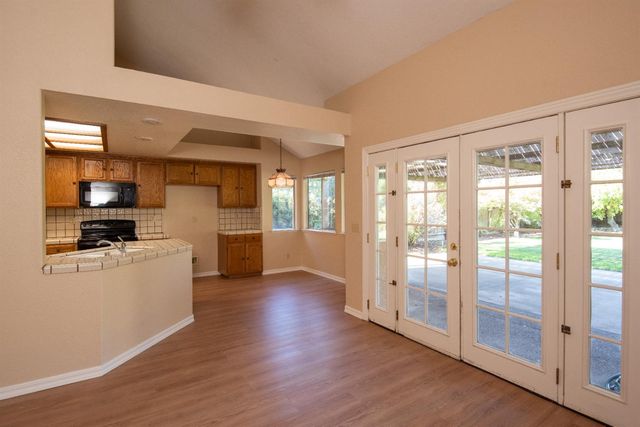 1554 E D St, Oakdale, CA 95361