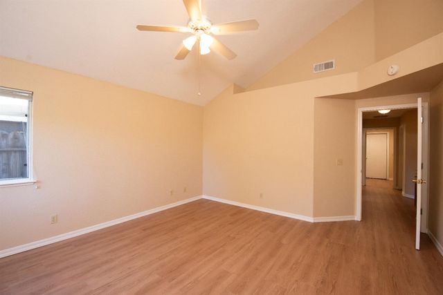 1554 E D St, Oakdale, CA 95361