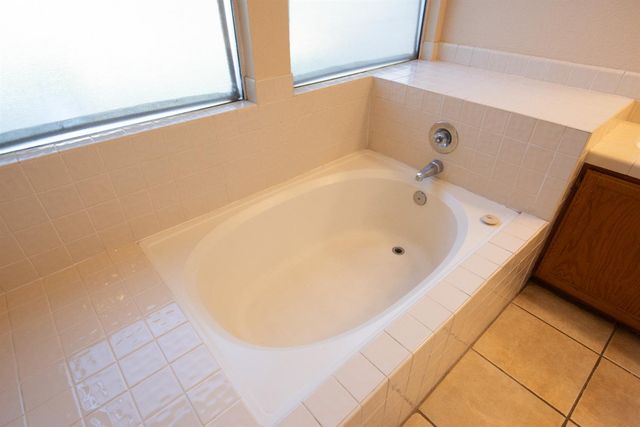 1554 E D St, Oakdale, CA 95361