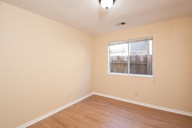 1554 E D St, Oakdale, CA 95361