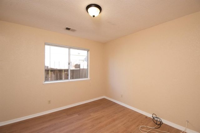 1554 E D St, Oakdale, CA 95361