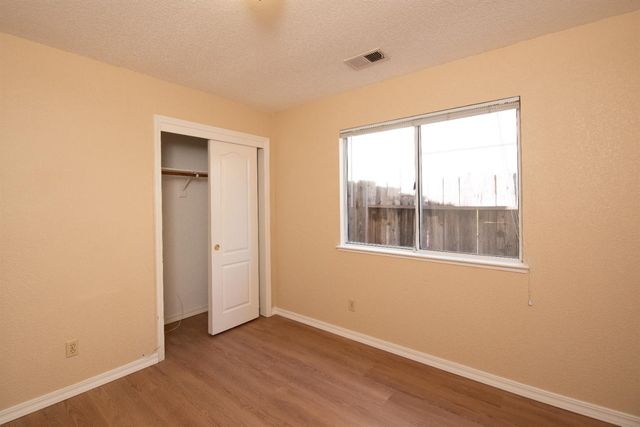 1554 E D St, Oakdale, CA 95361