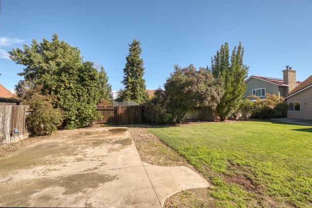 1554 E D St, Oakdale, CA 95361