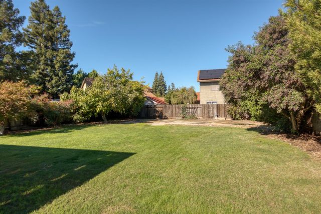 1554 E D St, Oakdale, CA 95361