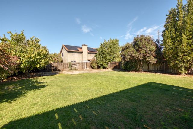 1554 E D St, Oakdale, CA 95361