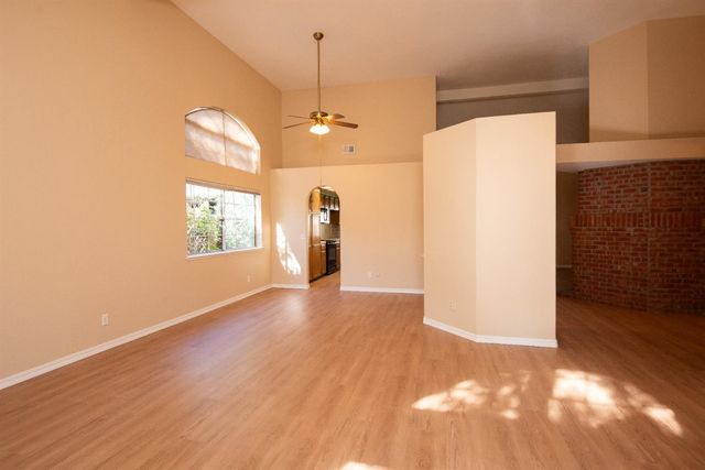 1554 E D St, Oakdale, CA 95361