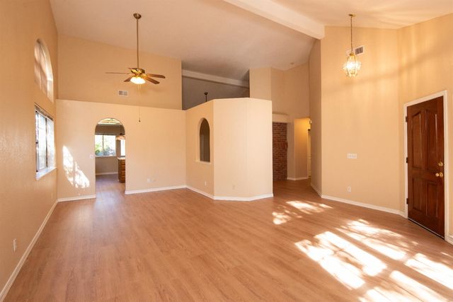 1554 E D St, Oakdale, CA 95361