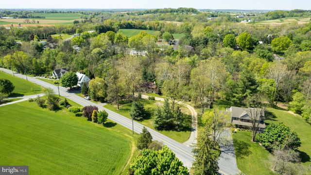 242 SKYVIEW LN, Lititz, PA 17543