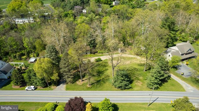 242 SKYVIEW LN, Lititz, PA 17543