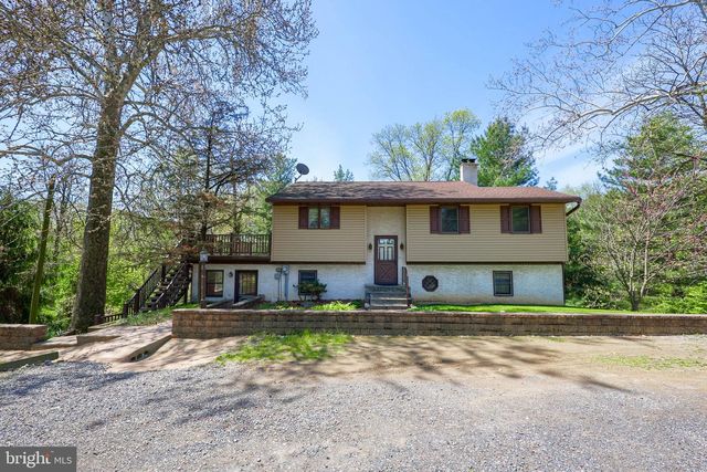242 SKYVIEW LN, Lititz, PA 17543
