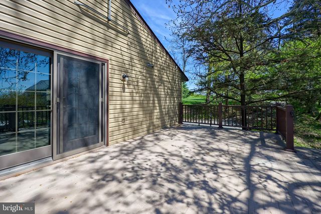 242 SKYVIEW LN, Lititz, PA 17543