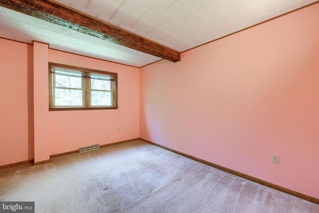 242 SKYVIEW LN, Lititz, PA 17543