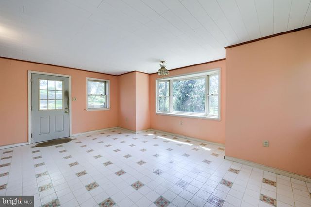 242 SKYVIEW LN, Lititz, PA 17543