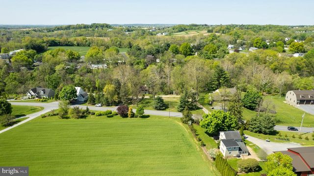 242 SKYVIEW LN, Lititz, PA 17543