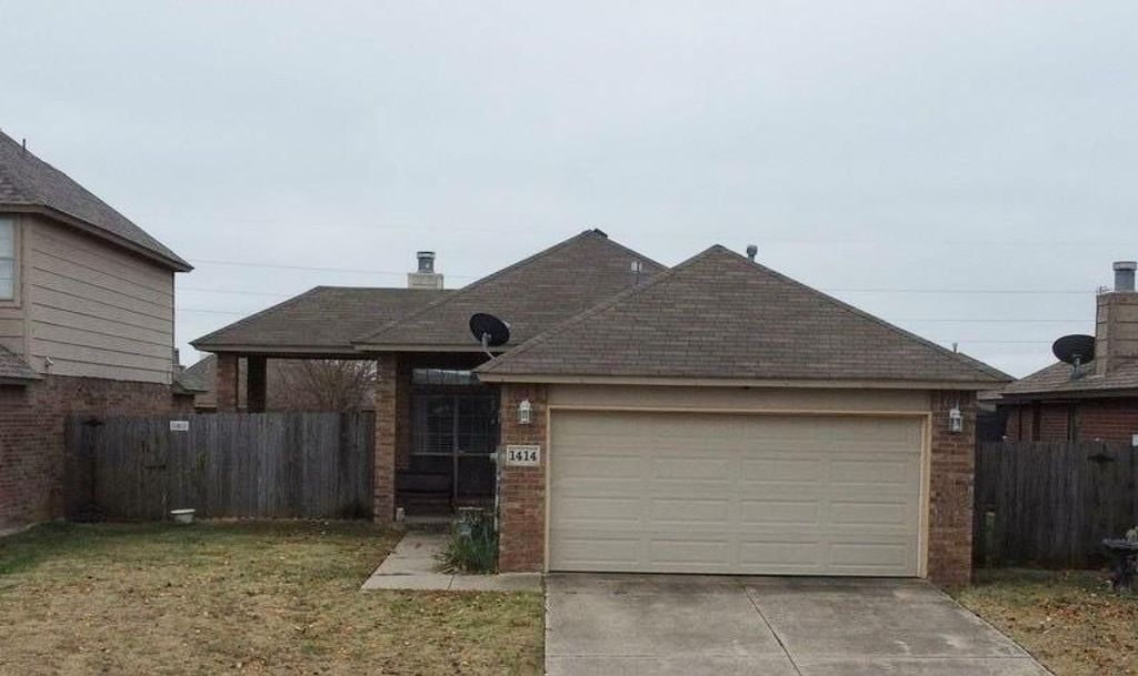 1414 SW 24th Street, Moore, OK 73170