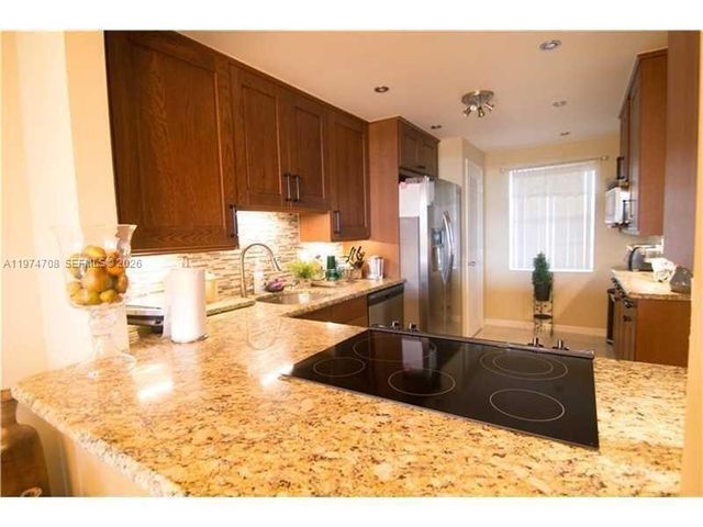 3390 N Pinewalk Drive N 1038, Margate, FL 33063