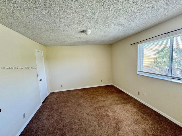 3390 N Pinewalk Drive N 1038, Margate, FL 33063