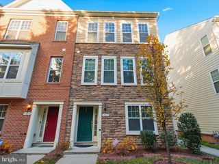 9811 WOOD EDGE WAY, Lanham, MD 20706