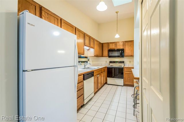 62340 Arlington Circle 3, South Lyon, MI 48178