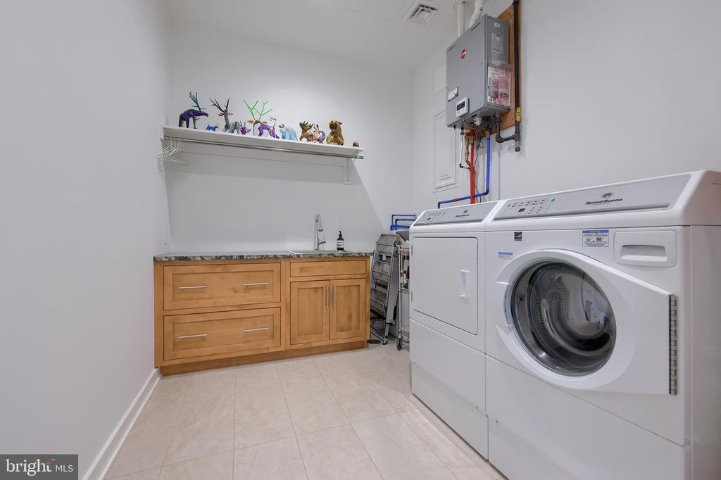 101 N QUEEN ST #404, Lancaster, PA 17603