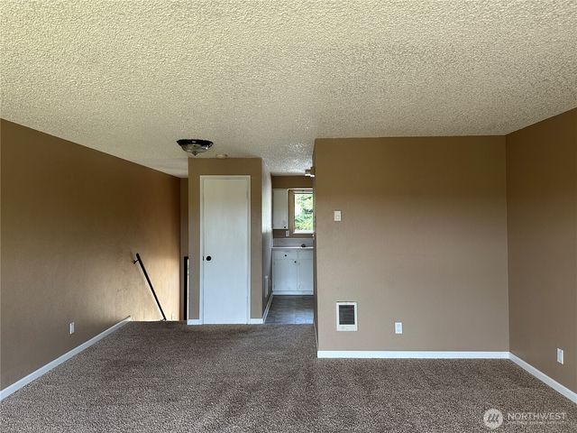 910 Barnhart Street, Raymond, WA 98577