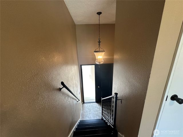 910 Barnhart Street, Raymond, WA 98577