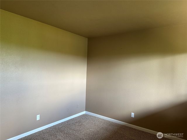 910 Barnhart Street, Raymond, WA 98577