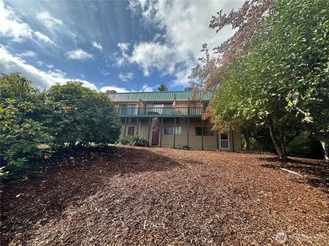 910 Barnhart Street, Raymond, WA 98577